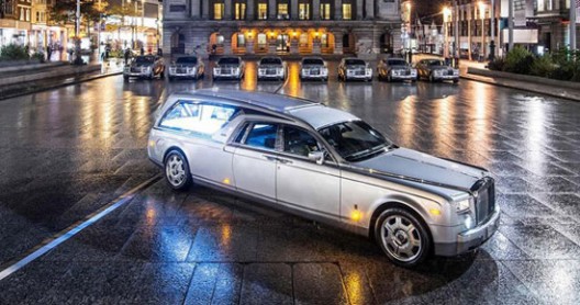 Die - Drive In Style In Rolls-Royce Phantom Hearse