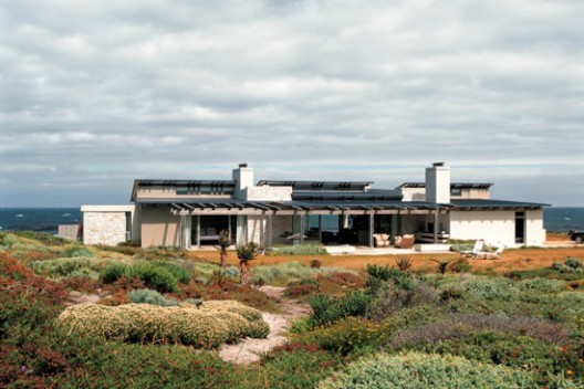 Sprecher Home at Hangklip, South Africa by SAOTA