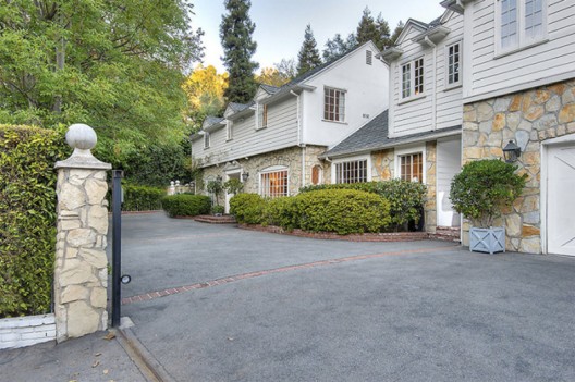 Victoria Tennant’s Bel Air Home Can Now Be Yours For $5,995,000