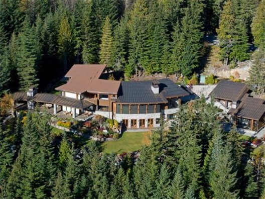 Canadian Secluded Mountian Retreat on Sale