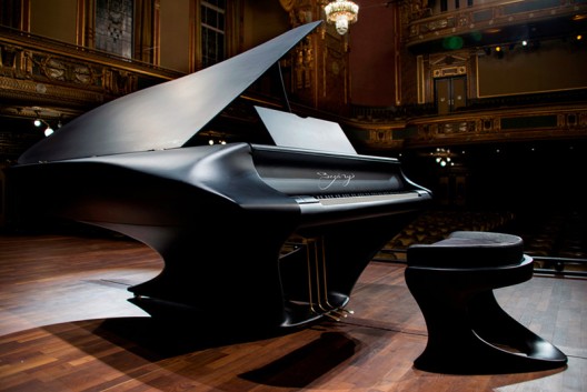 Gergely Bogányi's Grand Piano of the Future