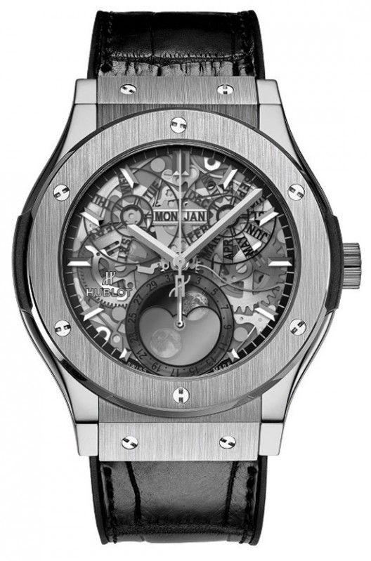 Hublot further expands the Classic Fusion line with a Hublot Classic Fusion Aeromoon
