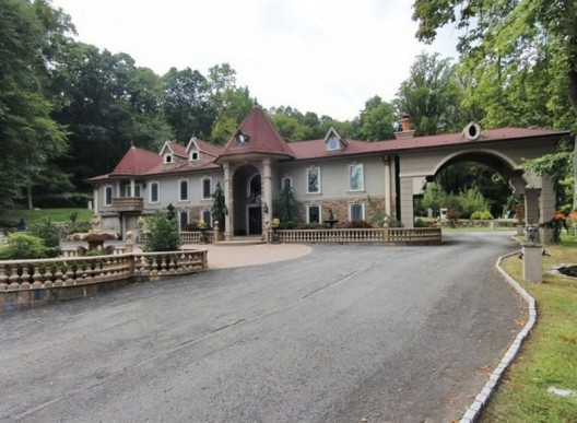 Teresa Giudice Drastically Drops Price Of New Jersey Big House