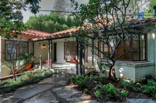 Topher Grace’s Hollywood Hills Home on Sale for $1.599 million