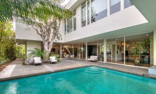 Alan Landsburg’s Beverly Hills Mansion on Sale for $6.995 Million