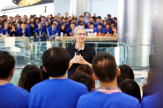 Bid on Lunch Date With Apple CEO Tim Cook for Charity