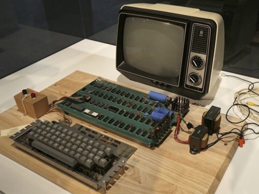 A Woman Gave Away A $200,000 Apple 1 Computer For Recycling