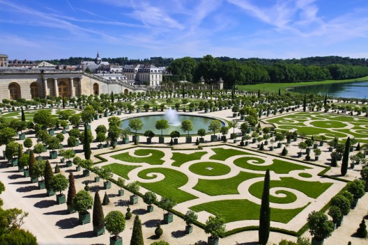 The Chateau de Versailles Will Get Luxury Hotel