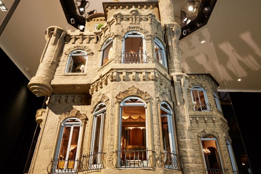 $8,5 million Astolat Dollhouse Castle