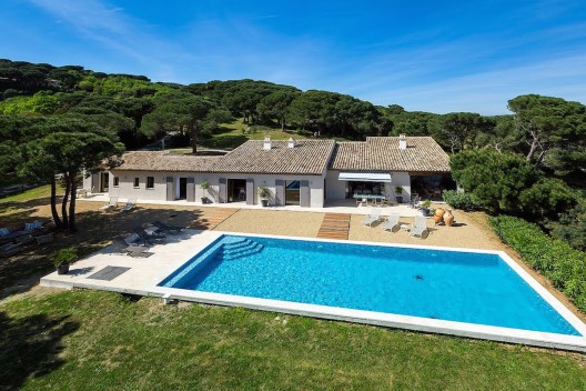 Modern Drone Will Help You To Find Perfect St Tropez Villa