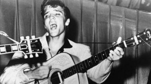 Elvis Presley’s Guitar Fetches $334,000 at New York Auction