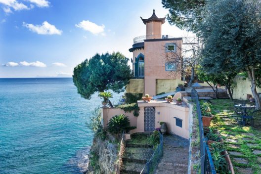 Villa La Pagoda In Naples On Sale For 4,9 Million