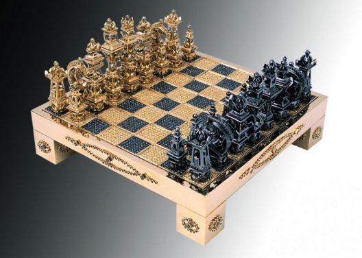 $370,000 Gold Chess Set With Diamonds