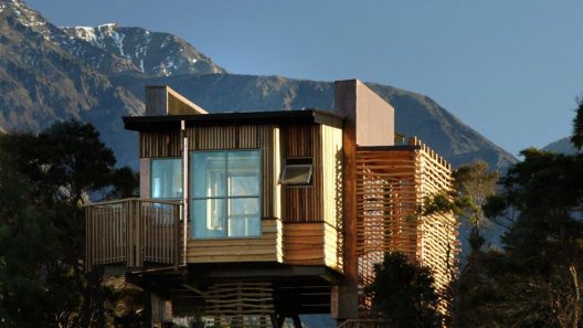 New Zealands Hapuku Lodge & Tree Houses
