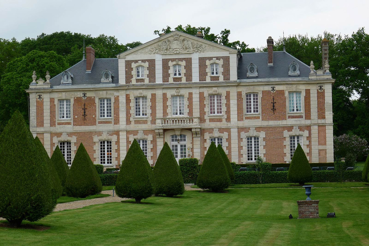 Extraordinary Chateau for Sale 90 kilometres West of Paris - eXtravaganzi