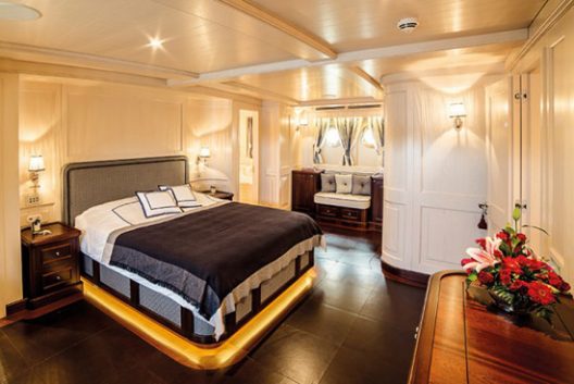 Taransay - Modern Recreation Of Traditional Gentleman's Motor Yacht For Charter