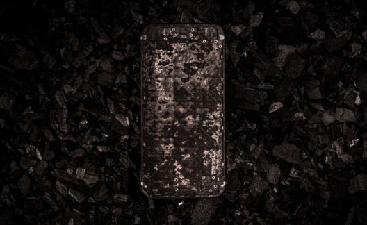 Golden Dreams’ iPhone 7 Carbon Concept Edition