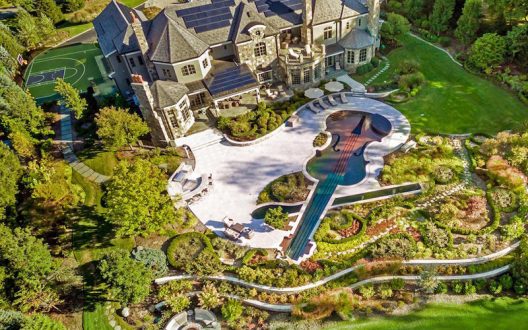5.05-Acre Estate With 90-Foot Violin-Shaped Pool & Spa On Sale For $9.975 Million