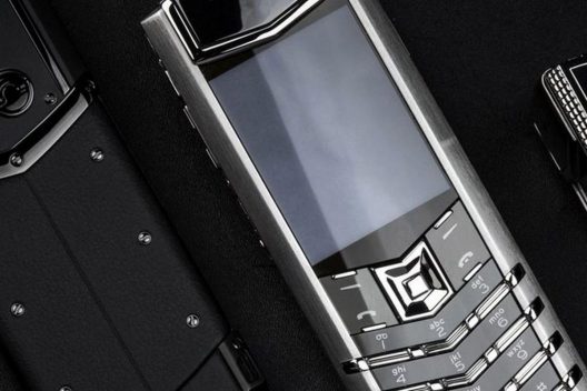 Collection Of 105 Vertu Phones Is Under The Hammer