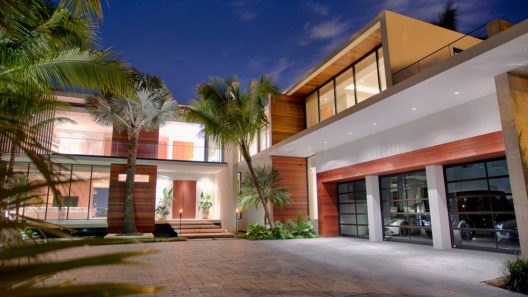 Former Formula 1 Racer Eddie Irvine Asks $29,5 Million For His Miami Beach Mansion