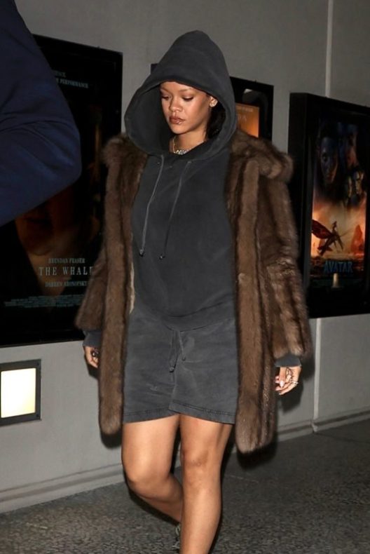 Rihanna on a late night movie date with A$AP Rocky in Los Angeles 29.12.22