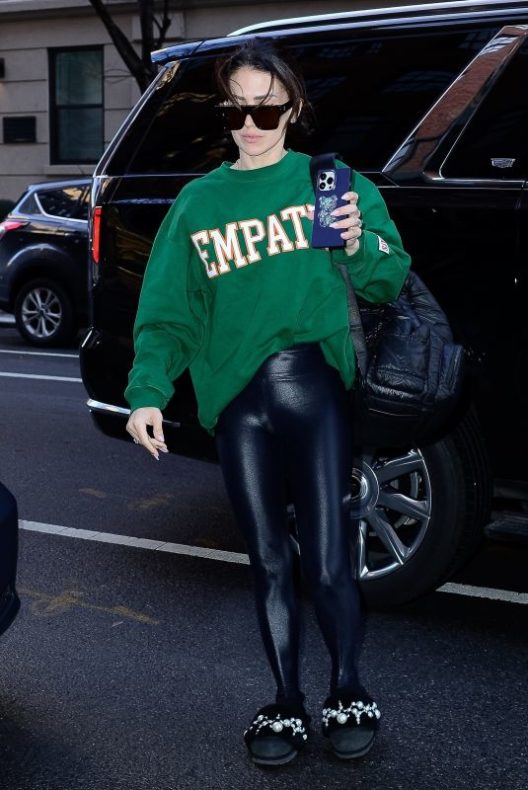 Hilaria Baldwin heads back home after a trip to the gym in New York 20.1.23